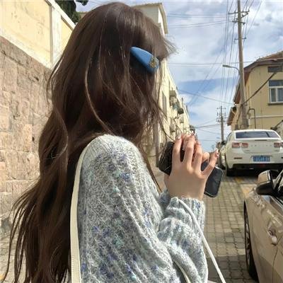 弱比少男闯女校